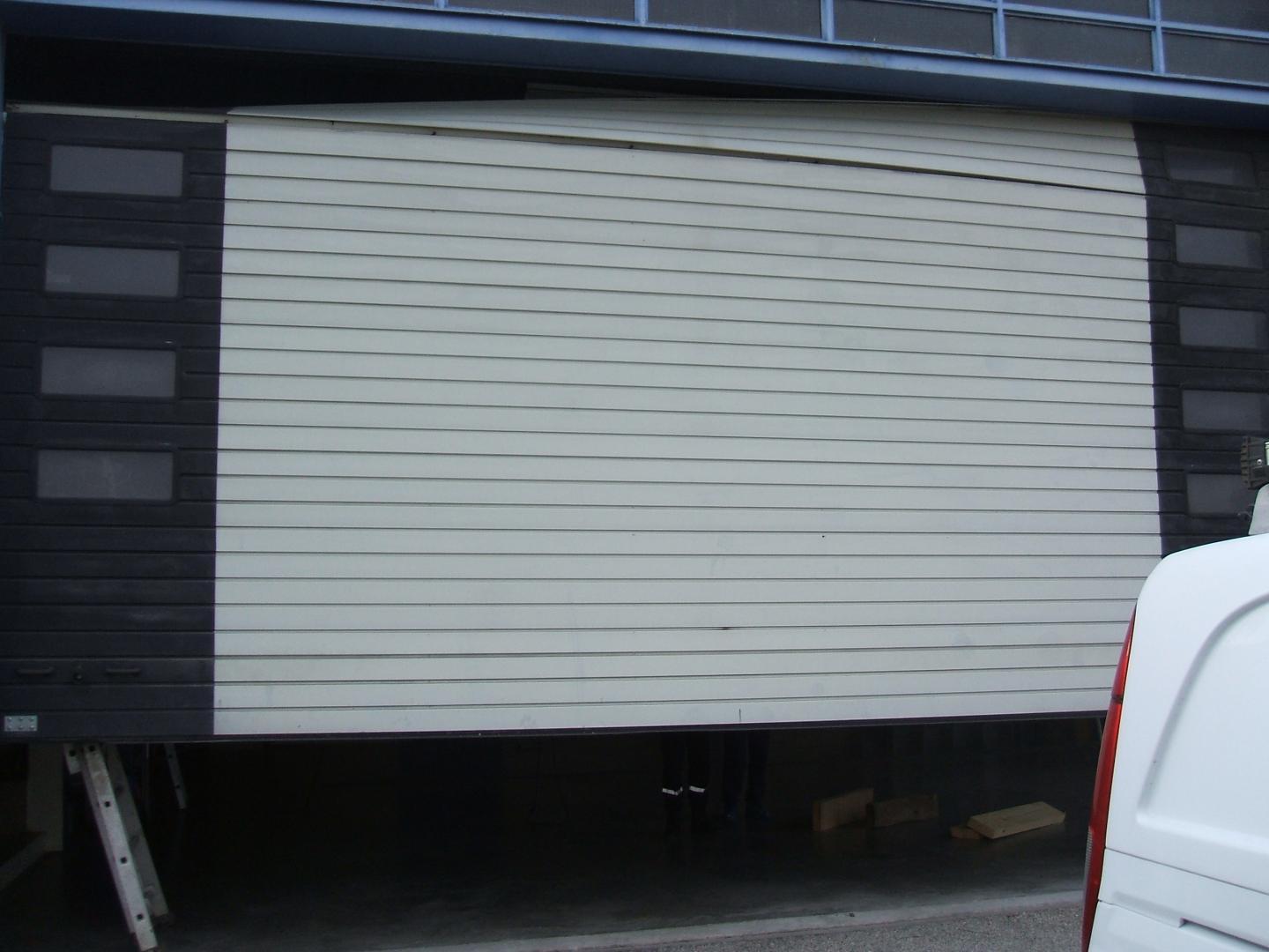 Porte de garage à Tournon-sur-Rhône